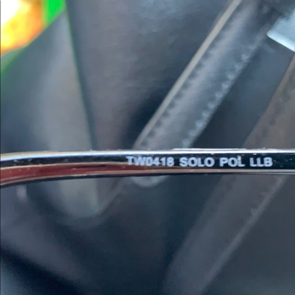 Foster Grant sunglasses 🕶 - Picture 6 of 8